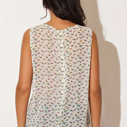 Chic Birdsong Red Chiffon Sleeveless Blouse - Timeless Elegance - Très Elite