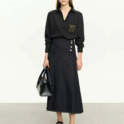 Chic Black A-Line Denim Skirt for Women - Stylish Autumn Essential with Button Front and Trendy Split Detail - Très Elite