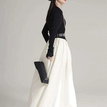 Chic Black Color-block Floor-Length Dress with V-Neck and Long Sleeves - Très Elite
