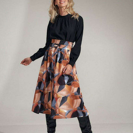 Chic Black Pleated Sleeve Blouse with Buttoned Cuffs - Très Elite