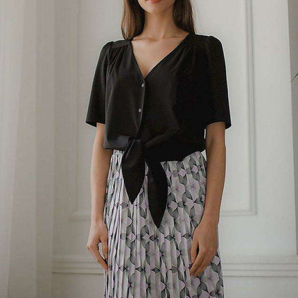 Chic Black Short Sleeve Top with Romantic Heart Neckline - Très Elite
