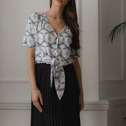 Chic Black Short Sleeve Top with Romantic Heart Neckline - Très Elite