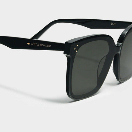 Chic Black Square Sunglasses with Elegant Rose Gold Details and Full UV Protection- Très Elite- Très Elite