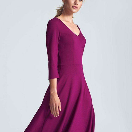 Chic Black V-Neck Midi Dress with Flared Skirt - Très Elite