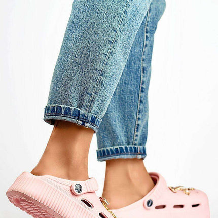 Chic Black Women's Slip-On Platform Flip-Flops - Très Elite