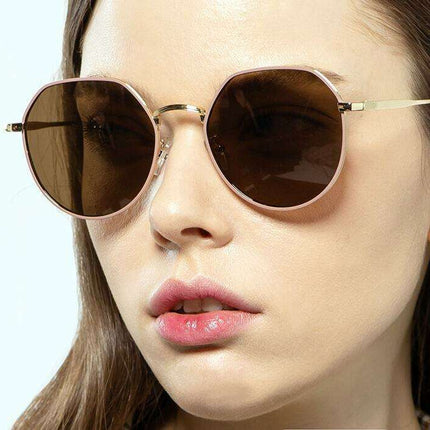 Chic Brown Sunglasses with Metal Frame - UV400 Protection and Stylish Design - Très Elite