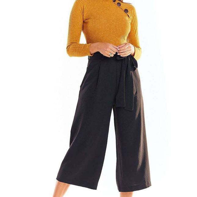 Chic Button-Embellished Knit Pullover