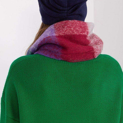 Chic Cashmere Beanie with Sparkling Rhinestone Accents - Très Elite