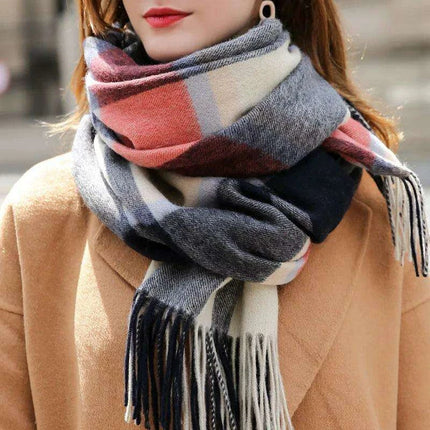 Chic Cashmere Plaid Wrap - Elegant Winter Neck Accessory - Très Elite