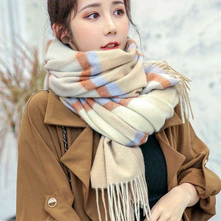 Chic Cashmere Plaid Wrap - Elegant Winter Neck Accessory - Très Elite