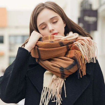 Chic Cashmere Plaid Wrap - Elegant Winter Neck Accessory - Très Elite