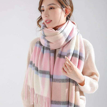 Chic Cashmere Plaid Wrap - Elegant Winter Neck Accessory - Très Elite