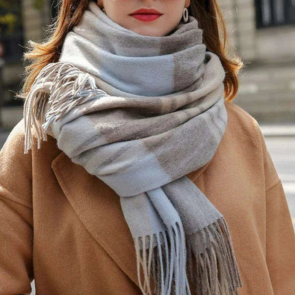 Chic Cashmere Plaid Wrap - Elegant Winter Neck Accessory - Très Elite