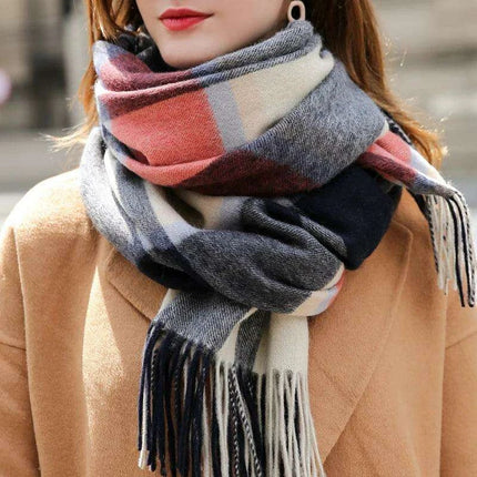 Chic Cashmere Plaid Wrap - Elegant Winter Neck Accessory - Très Elite