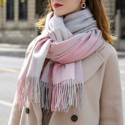 Chic Cashmere Plaid Wrap - Elegant Winter Neck Accessory - Très Elite