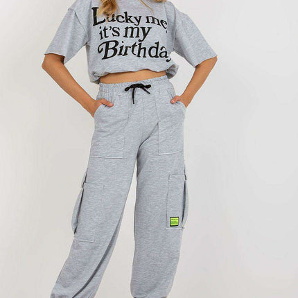 Chic Casual Tracksuit Set with Stylish Blouse