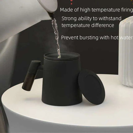 Chic Ceramic Tea Mug with Wooden Handle and Infuser Lid - Essential Drinkware for Every Occasion - Très Elite