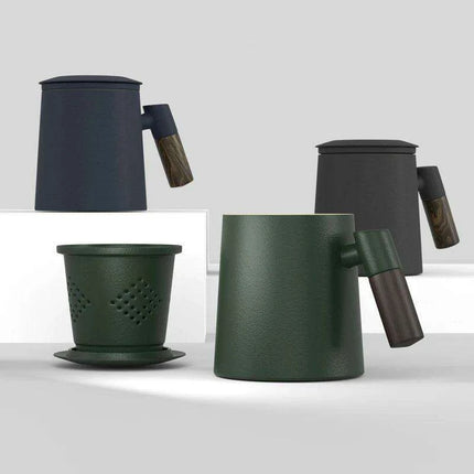 Chic Ceramic Tea Mug with Wooden Handle and Infuser Lid - Essential Drinkware for Every Occasion - Très Elite