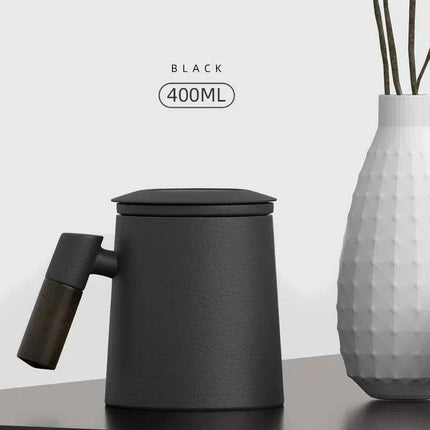 Chic Ceramic Tea Mug with Wooden Handle and Infuser Lid - Essential Drinkware for Every Occasion - Très Elite