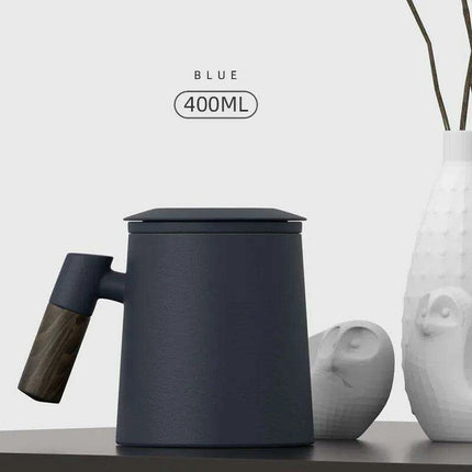 Chic Ceramic Tea Mug with Wooden Handle and Infuser Lid - Essential Drinkware for Every Occasion - Très Elite