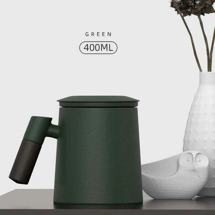 Chic Ceramic Tea Mug with Wooden Handle and Infuser Lid - Essential Drinkware for Every Occasion - Très Elite