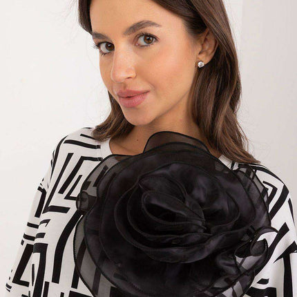 Chic Charm: The Lakerta Floral Brooch Blouse - Très Elite