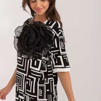 Chic Charm: The Lakerta Floral Brooch Blouse - Très Elite