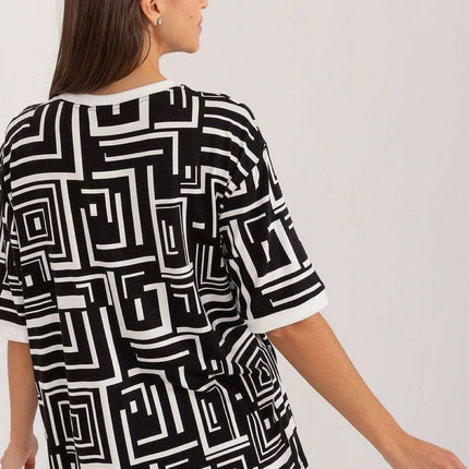 Chic Charm: The Lakerta Floral Brooch Blouse - Très Elite