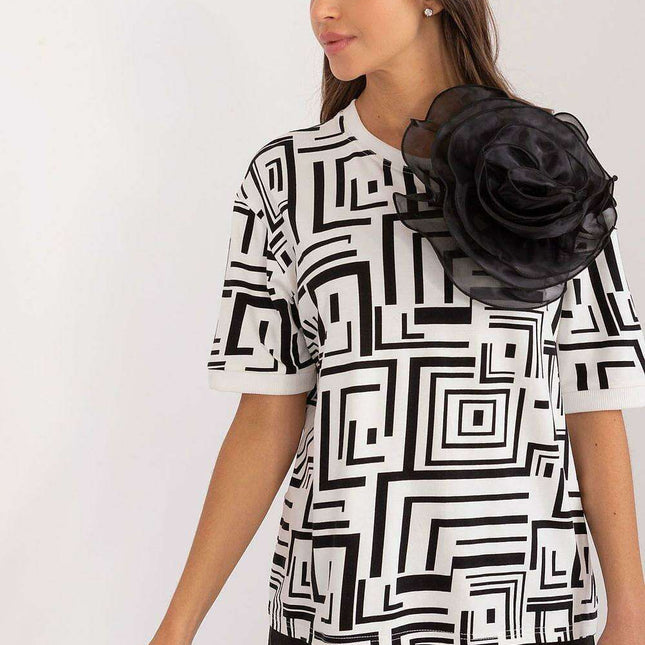 Chic Charm: The Lakerta Floral Brooch Blouse