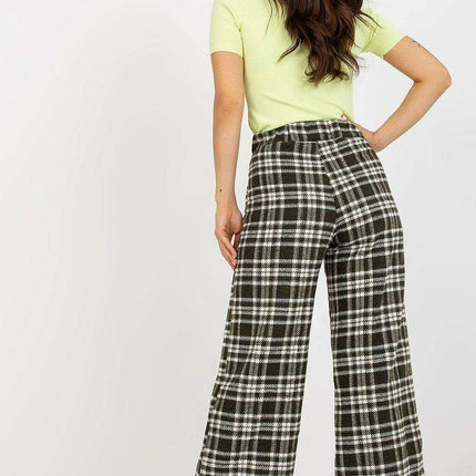 Chic Checkered Wool Pants for Women with Practical Side Pockets - Très Elite
