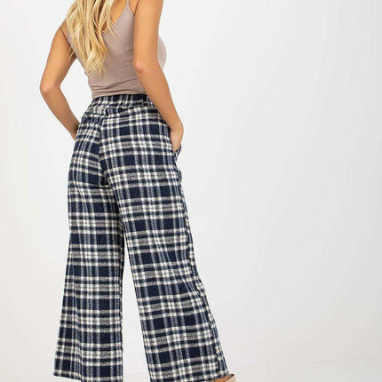 Chic Checkered Wool Pants for Women with Practical Side Pockets - Très Elite