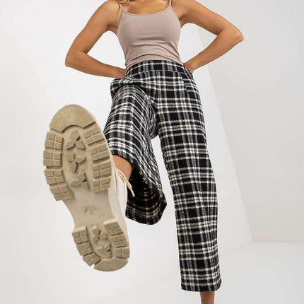 Chic Checkered Wool Pants for Women with Practical Side Pockets - Très Elite