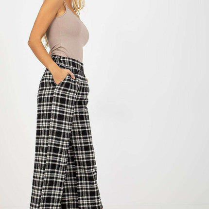 Chic Checkered Wool Pants for Women with Practical Side Pockets - Très Elite