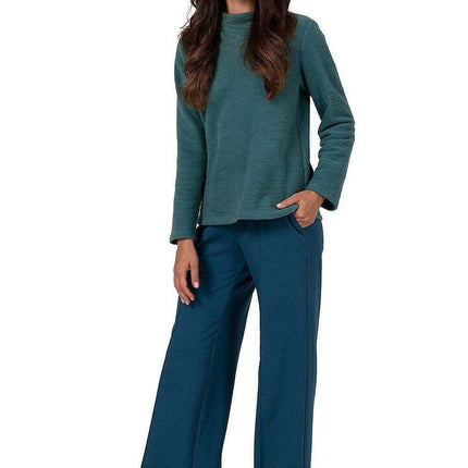 Chic Comfort Turtleneck Knit Sweater - Très Elite