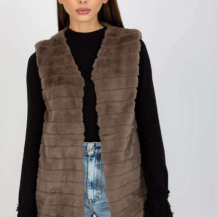 Chic Cream Faux Fur Vest with Elegant Hook Closure and Full Lining - Available in Multiple Sizes - Très Elite