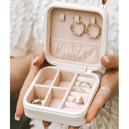 Chic Customizable Jewelry Storage Box: Luxury Meets Practicality - Très Elite