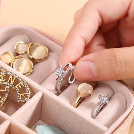 Chic Customizable Jewelry Storage Box: Luxury Meets Practicality - Très Elite