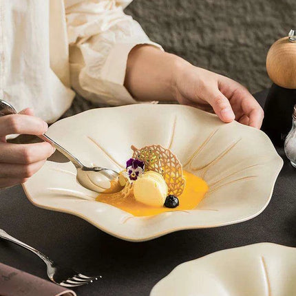 Chic Deep Ceramic Serving Bowl for Gourmet Meals and More - Très Elite