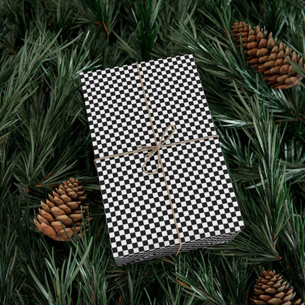 Chic Eco-Conscious Gift Wrap Paper: Elevate Your Gifting Experience..