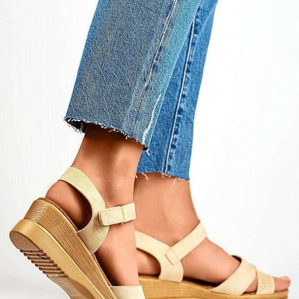 Chic Eco-Friendly Wedge Sandals - Très Elite