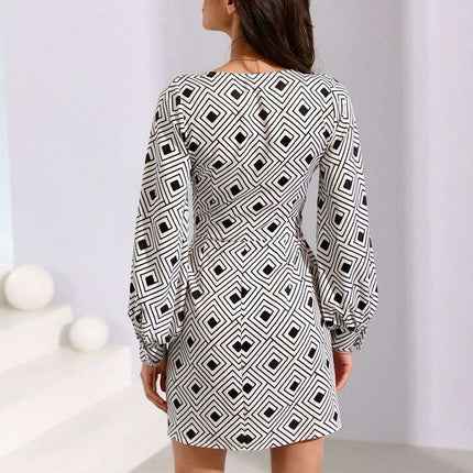 Chic Envelope Neckline Mini Dress for Effortless Sophistication - Très Elite