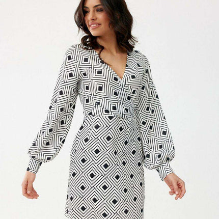 Chic Envelope Neckline Mini Dress for Effortless Sophistication - Très Elite