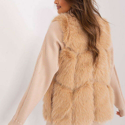 Chic Faux Fur Gilet: Your Essential Wardrobe Staple - Très Elite