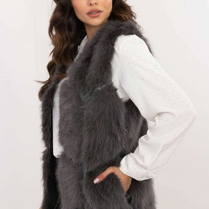 Chic Faux Fur Gilet: Your Essential Wardrobe Staple - Très Elite