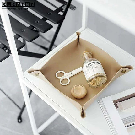 Chic Faux Leather Folding Valet Tray - Elegant Organizer for Home and Office - Très Elite