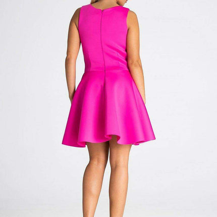 Chic Flare Cocktail Dress with Elegant Zip Closure and Stylish Back Design - Très Elite