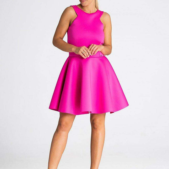 Chic Flare Cocktail Dress with Elegant Zip Closure and Stylish Back Design