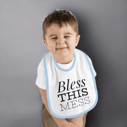 Chic Fleece Baby Bib - Elegant and Practical Mealtime Solution for Infants - Très Elite