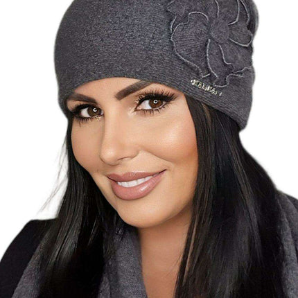 Chic Floral Knit Beanie - Très Elite