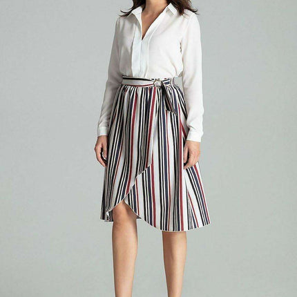Chic Floral Pleated Midi Skirt with Elegant Gold Buckle Detail - Très Elite